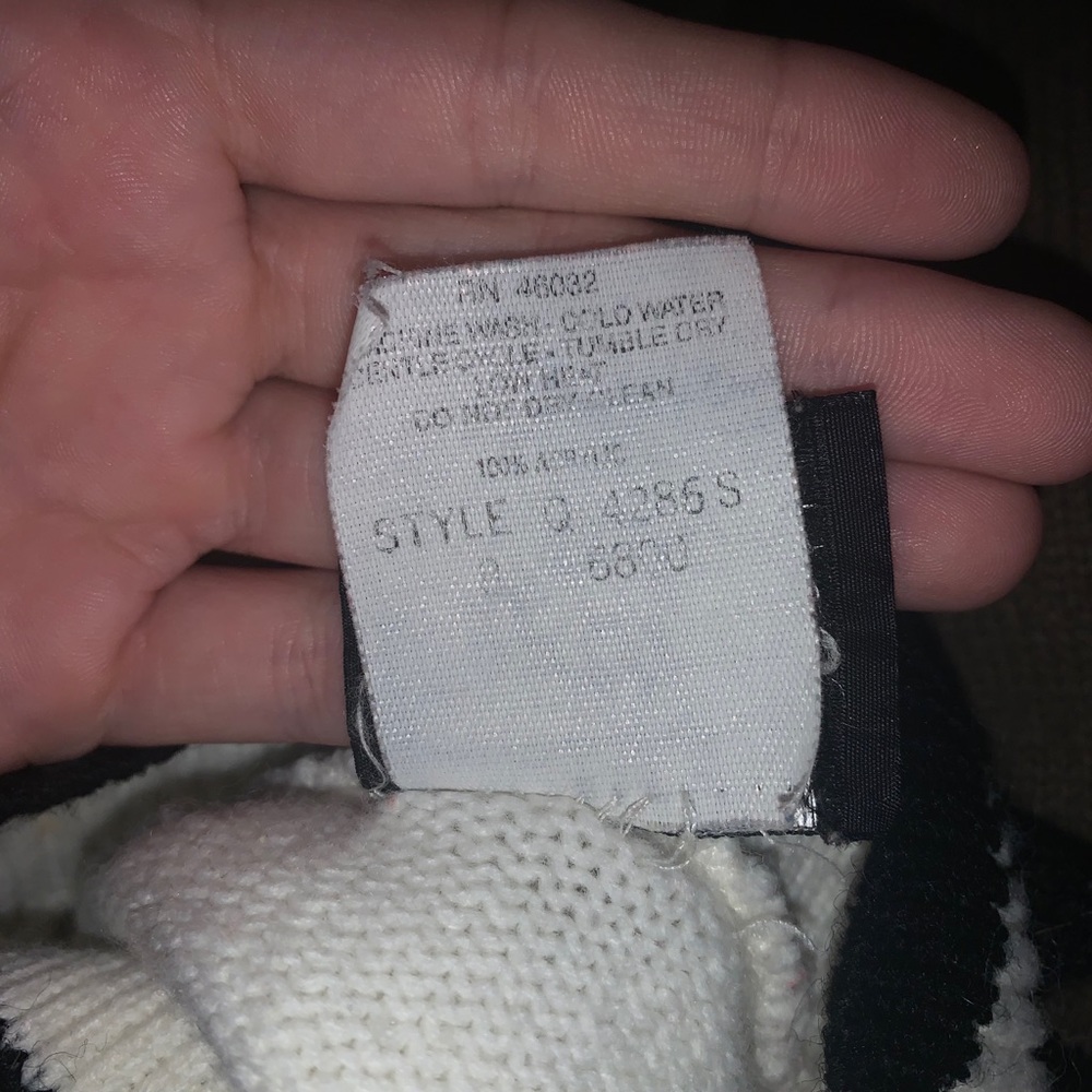 1980’s Sweater - Picture 4 of 4
